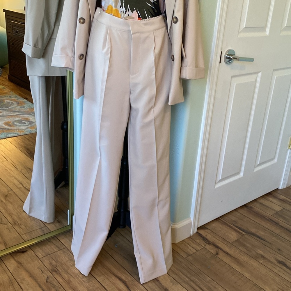 Love Tree 2 Piece Set:  BLAZER & PANTSUIT NWOT - Picture 9 of 16